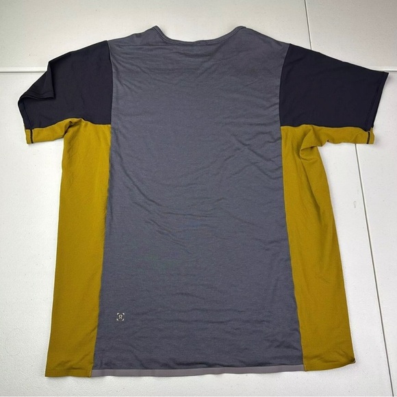Lululemon Take The Moment Short Sleeve lululemon x Robert Geller men’s size L - Picture 5 of 6